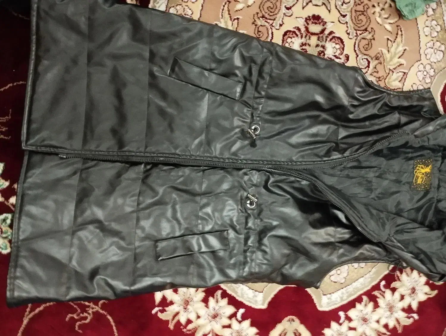 پالتو نو|لباس|سبزوار, قصبه شرقی|دیوار