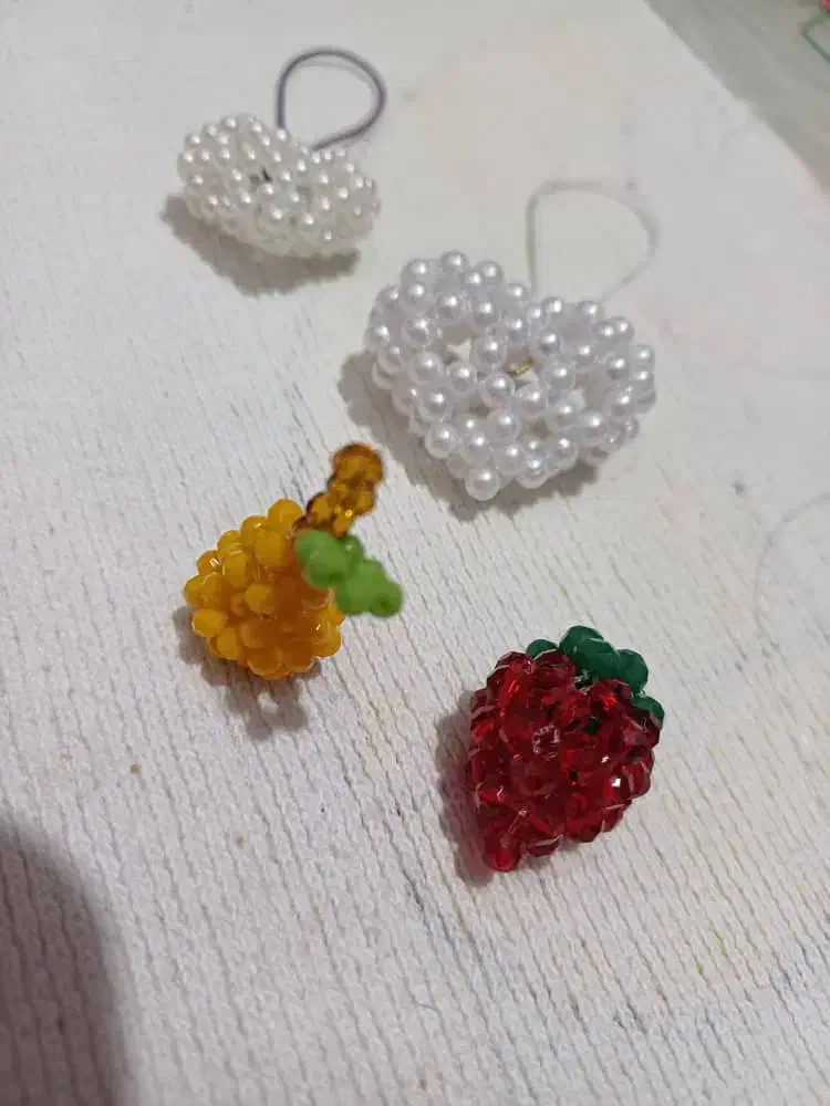 انواع وسایل تزیینی با مروارید برای شب یلدا|زیورآلات و اکسسوری|رشت, حافظ آباد|دیوار