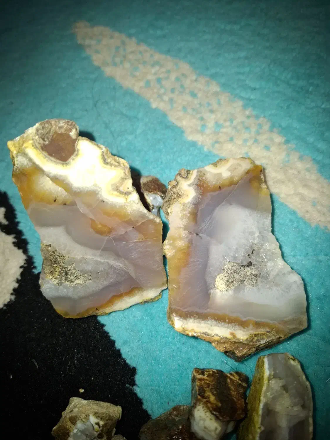 سنگ های عقیق|جواهرات|پردیس, فاز ۳|دیوار