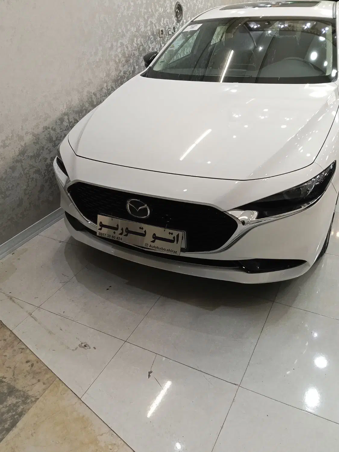 مزدا 3 صفر سفید مارون 2025|خودرو سواری و وانت|شیراز, فرگاز|دیوار