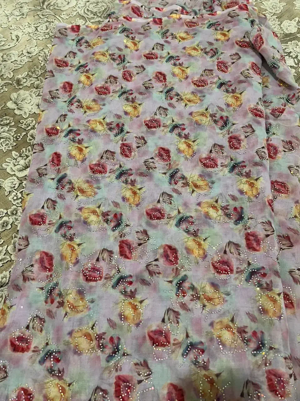 نگین کوبی|لباس|سیریک, |دیوار