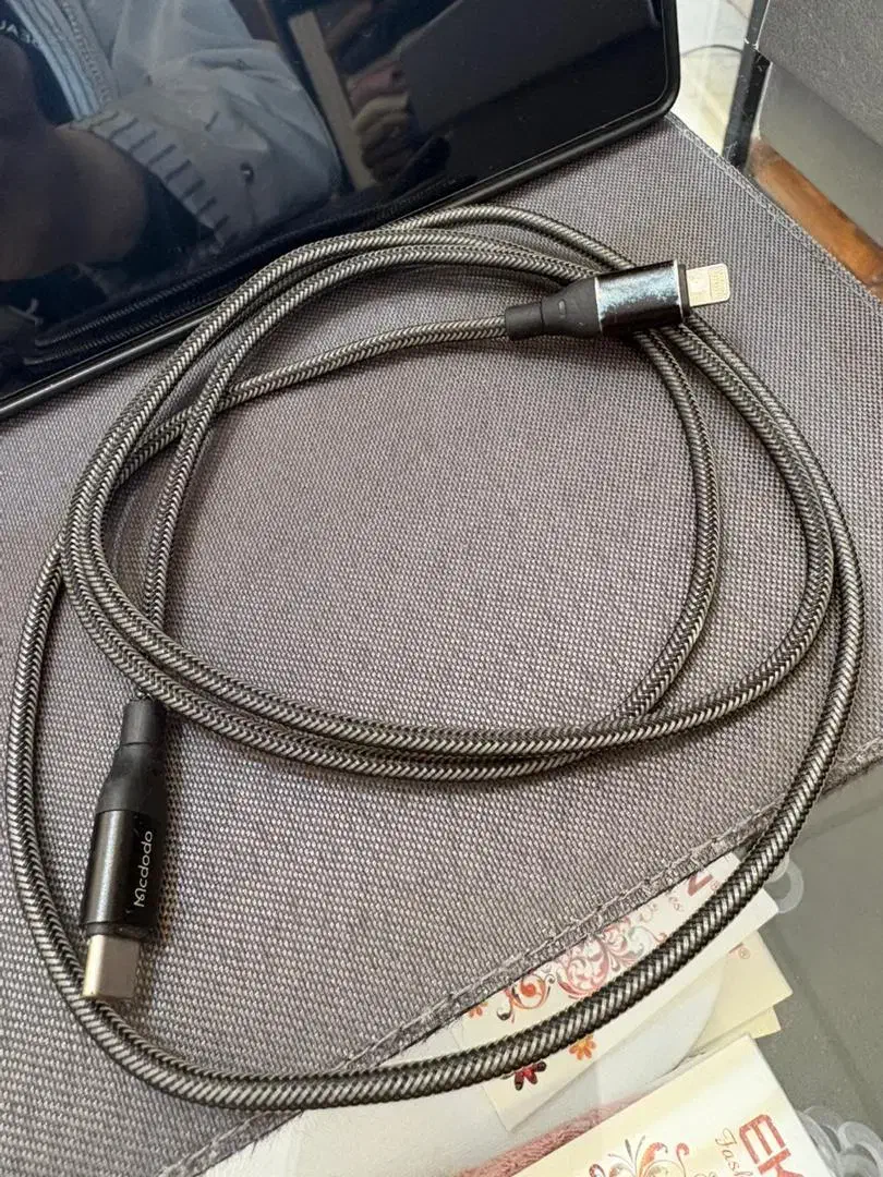 قاب و کابل شارژ ایفون|لوازم جانبی موبایل و تبلت|لاهیجان, قیام|دیوار