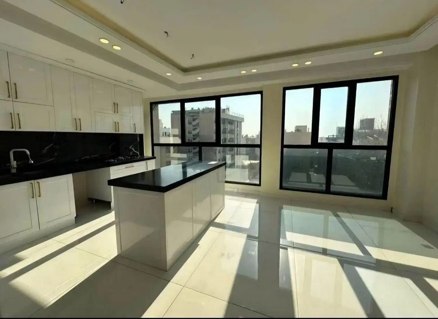 140 متر ویلایی 2 خواب کلید نخورده شهرک غرب