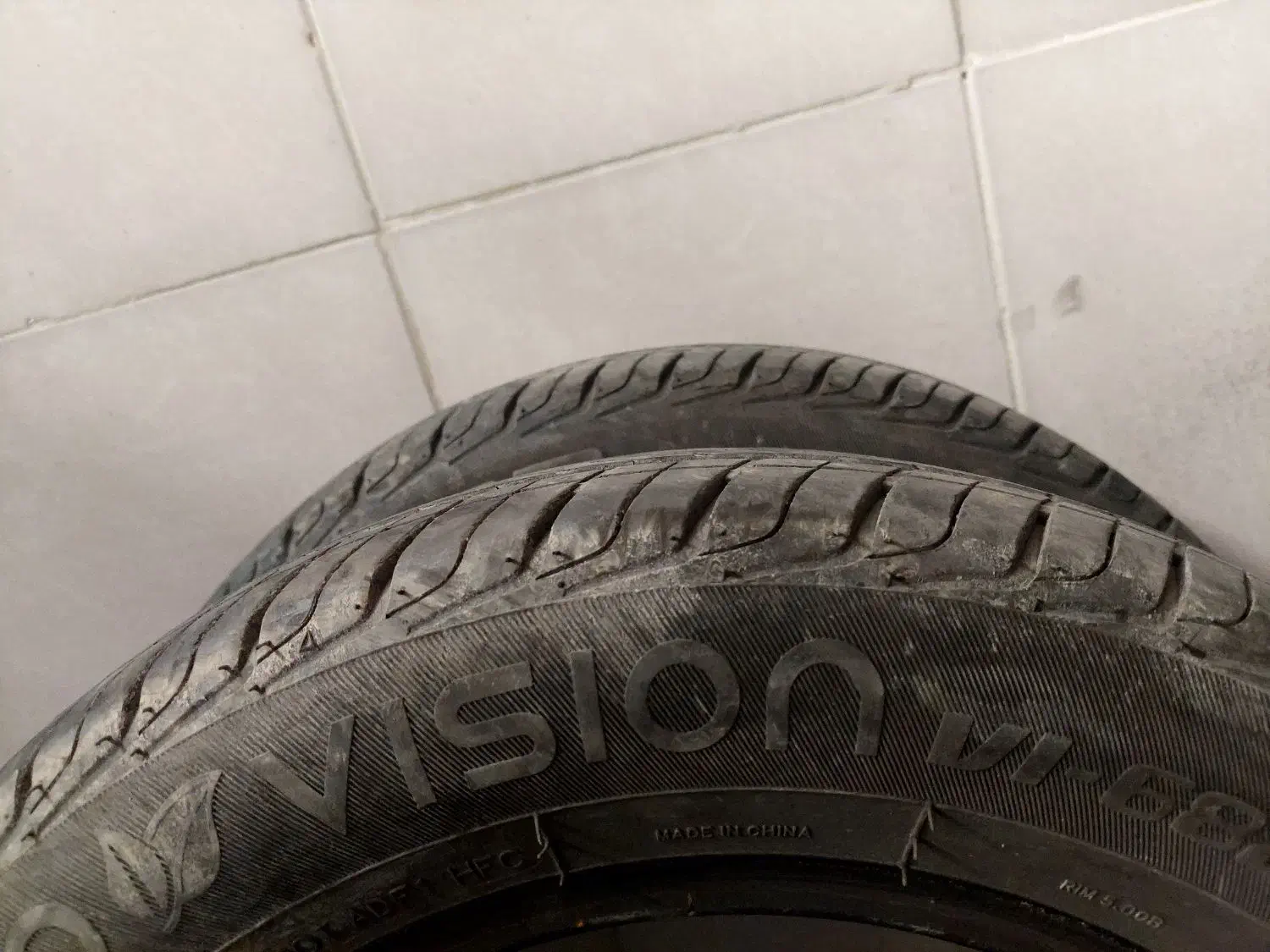 لاستیک پراید|قطعات یدکی و لوازم جانبی|رشت, باهنر|دیوار