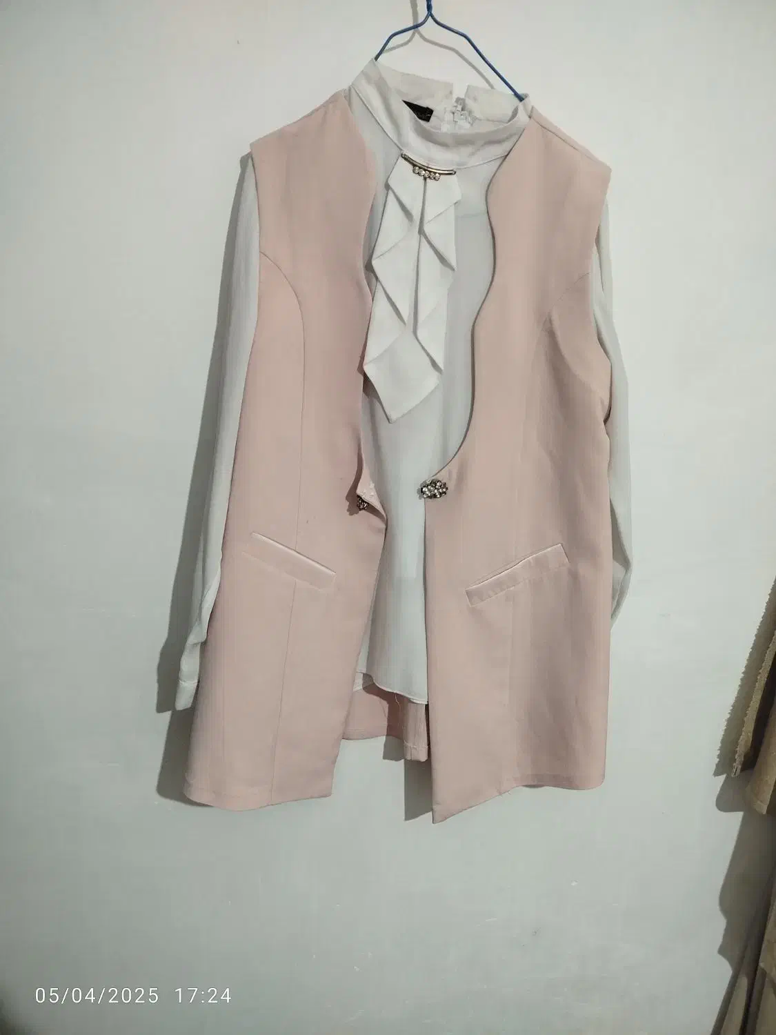 لباس مجلسی|لباس|بروجرد, |دیوار