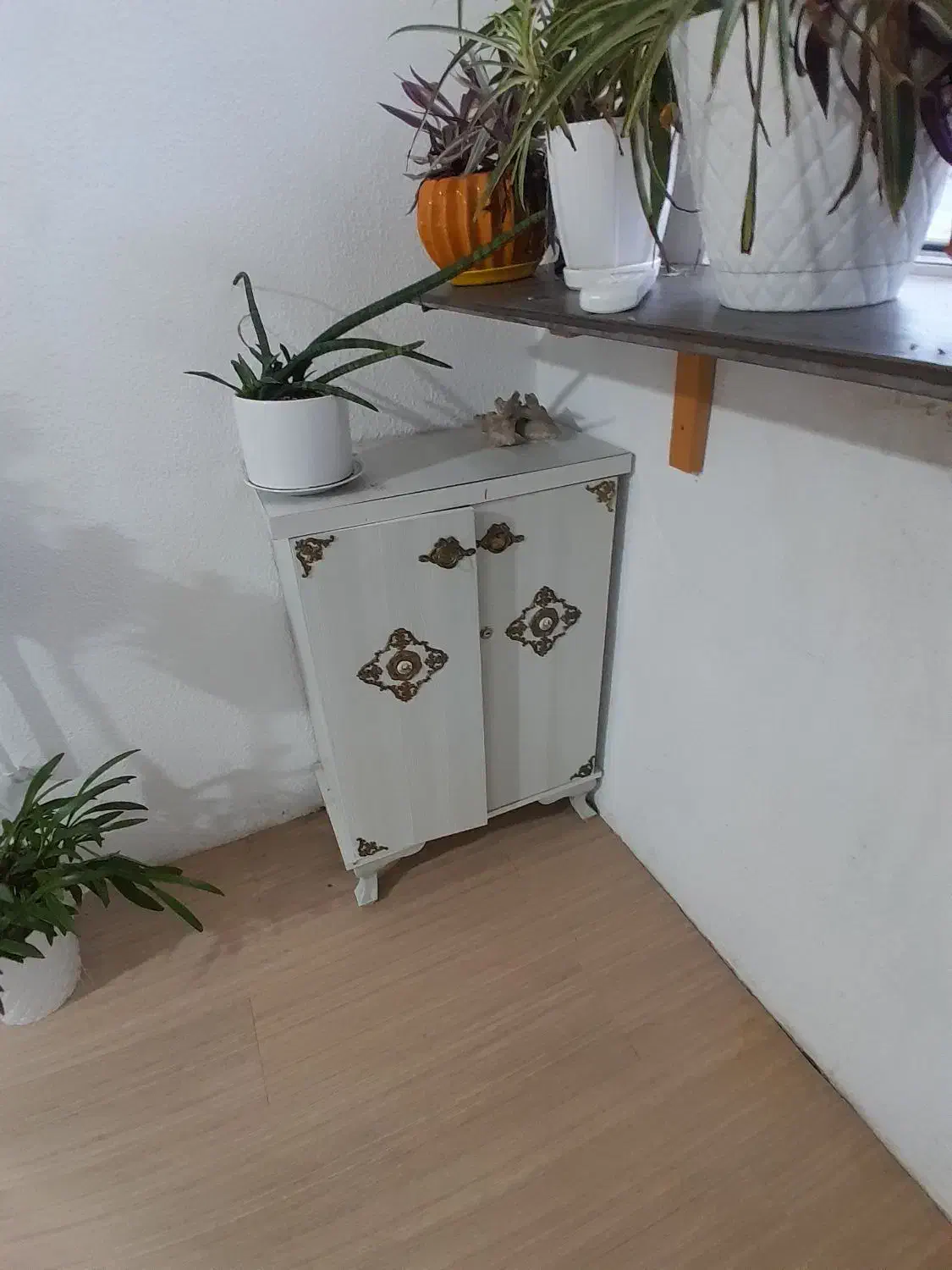 جاکفشی|جاکفشی، کمد، دراور|تنکابن, |دیوار