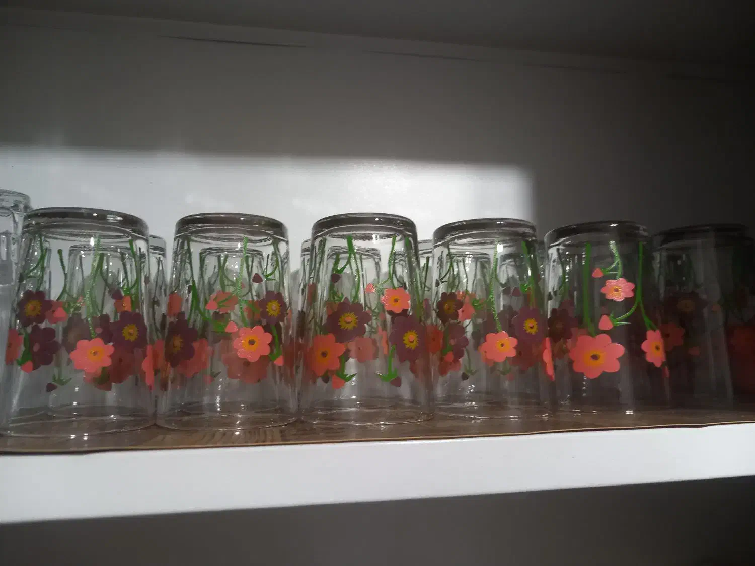 سه دست لیوان سالم بدون لب پریدگی|ظروف سرو و پذیرایی|گیلوان, |دیوار