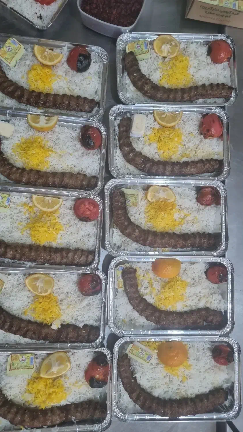 به تعدادی پیک موتوری نیازمندیم|استخدام خدمات فروشگاه و رستوران|رباط‌کریم, شهرک صنعتی ده‌حسن|دیوار