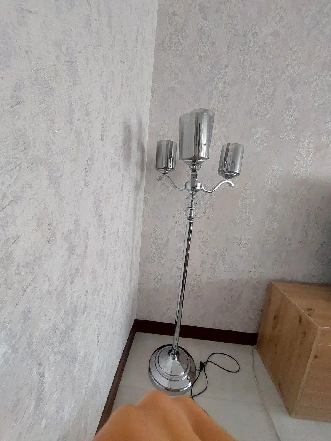 اباژور ایستاده|چراغ خواب و آباژور|مشهد, حضرت حجت|دیوار