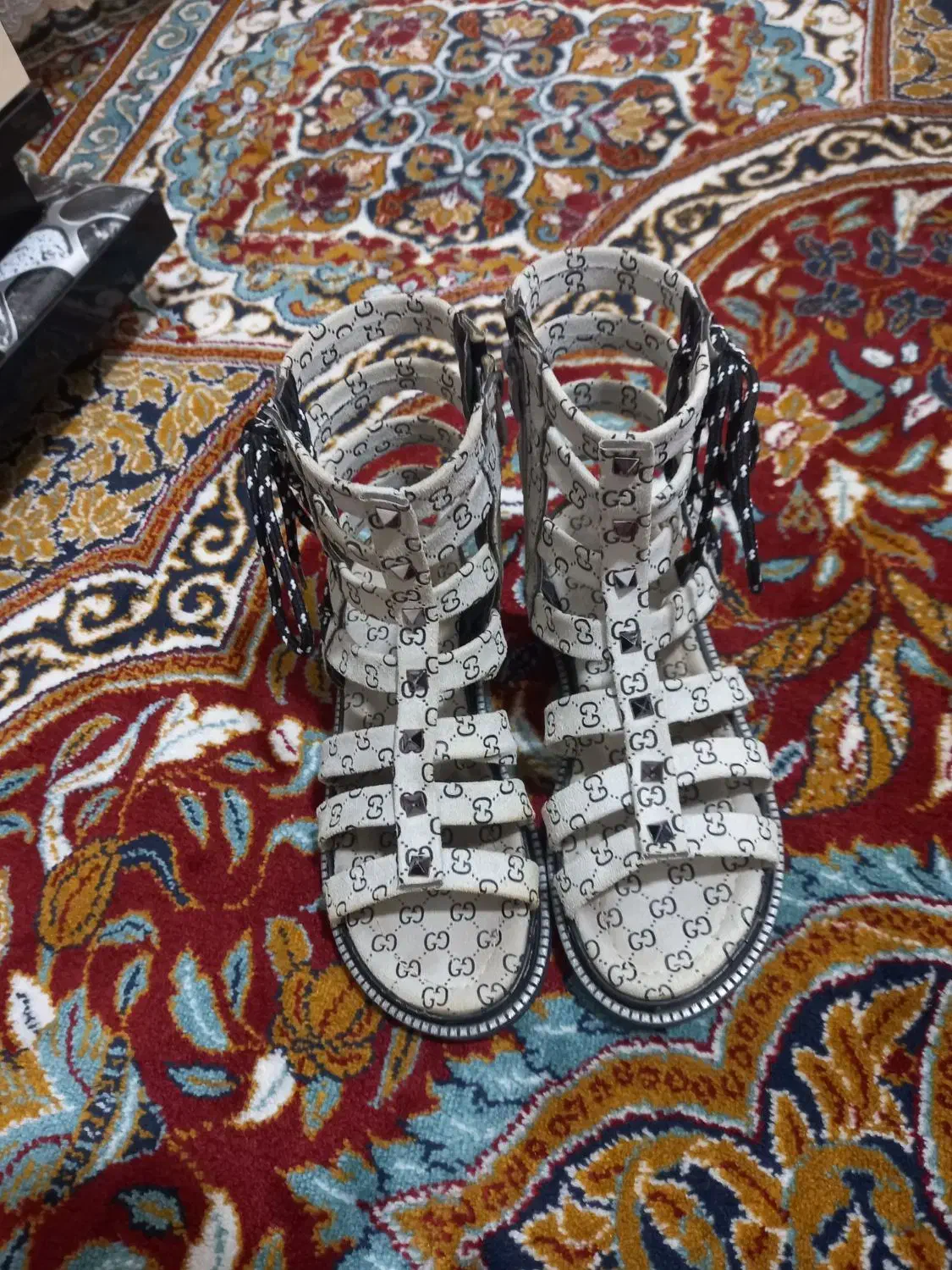 کفش|کیف، کفش، کمربند|صومای برادوست, |دیوار