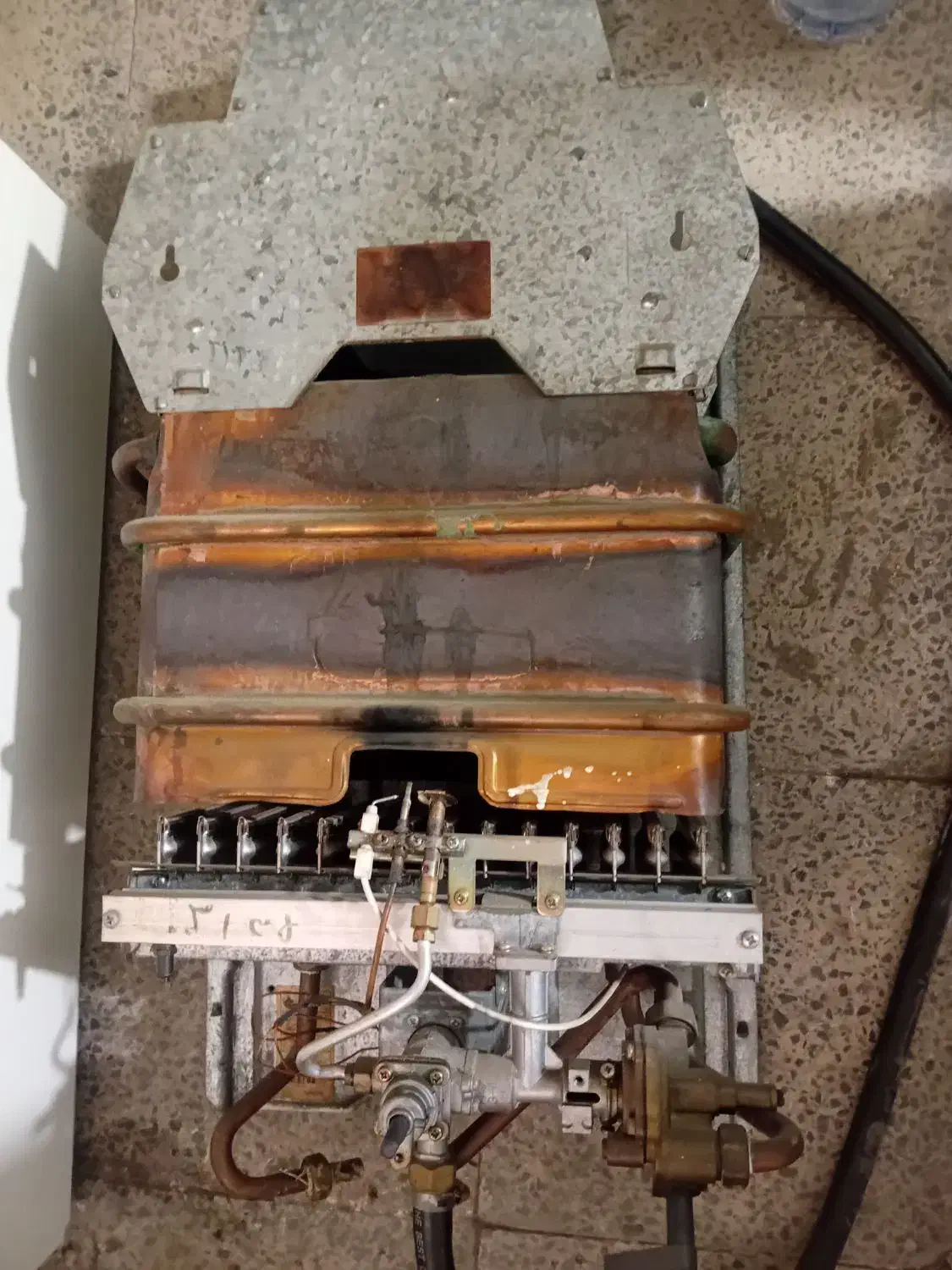 ابگرمکن دیواری خرید و فروش|آبگرمکن، پکیج، شوفاژ|اصفهان, شهرک ولیعصر|دیوار