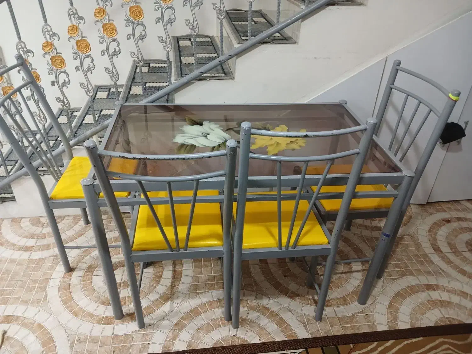 میز نهاری خوری فلزی ۴نفره سالم|میز و صندلی غذاخوری|تربت جام, یحیی آباد|دیوار