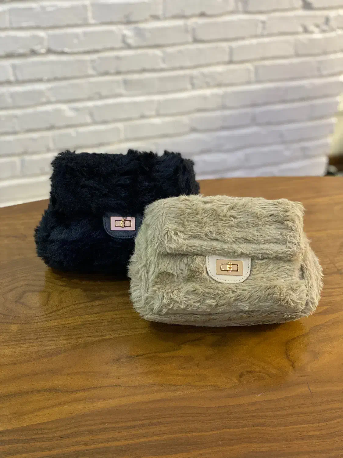 ست و کتانی|کیف، کفش، کمربند|اصفهان, نقش جهان|دیوار