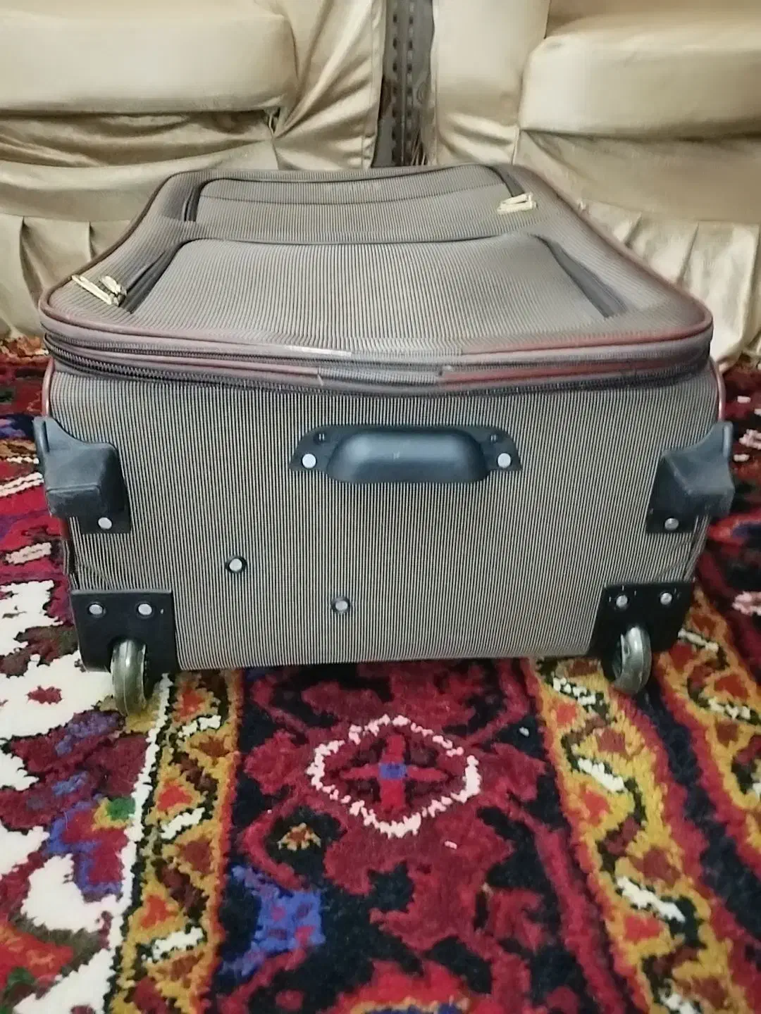 چمدون|کیف، کفش، کمربند|تبریز, |دیوار