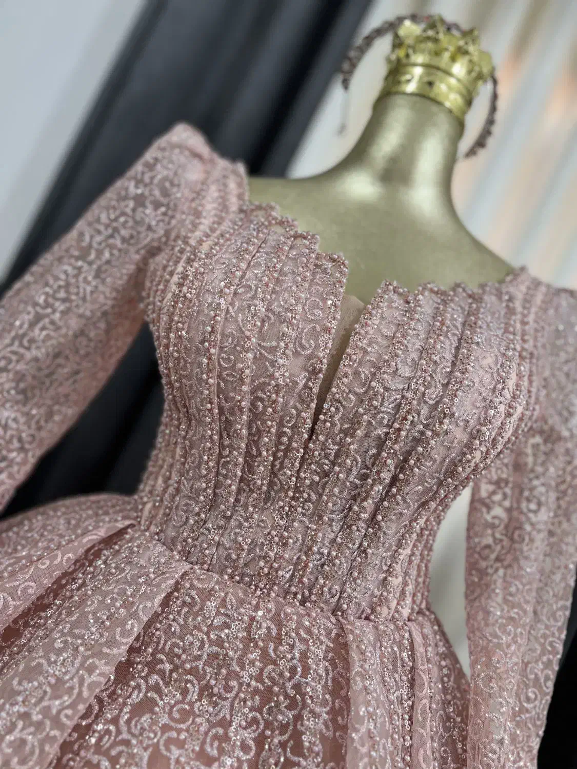 لباس عقد|لباس|گالیکش, |دیوار