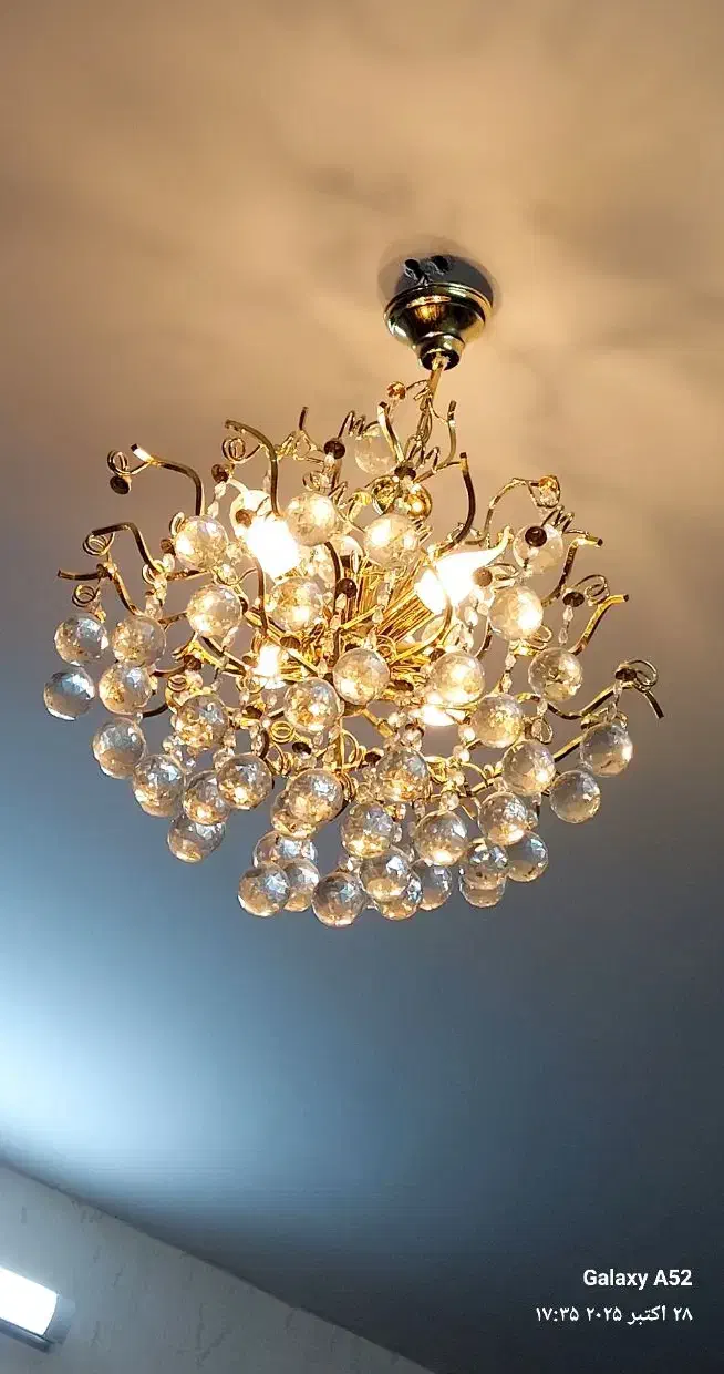لوستر طلایی  در حد نو|لوستر و چراغ آویز|قم, سراجه (۱۵ خرداد)|دیوار