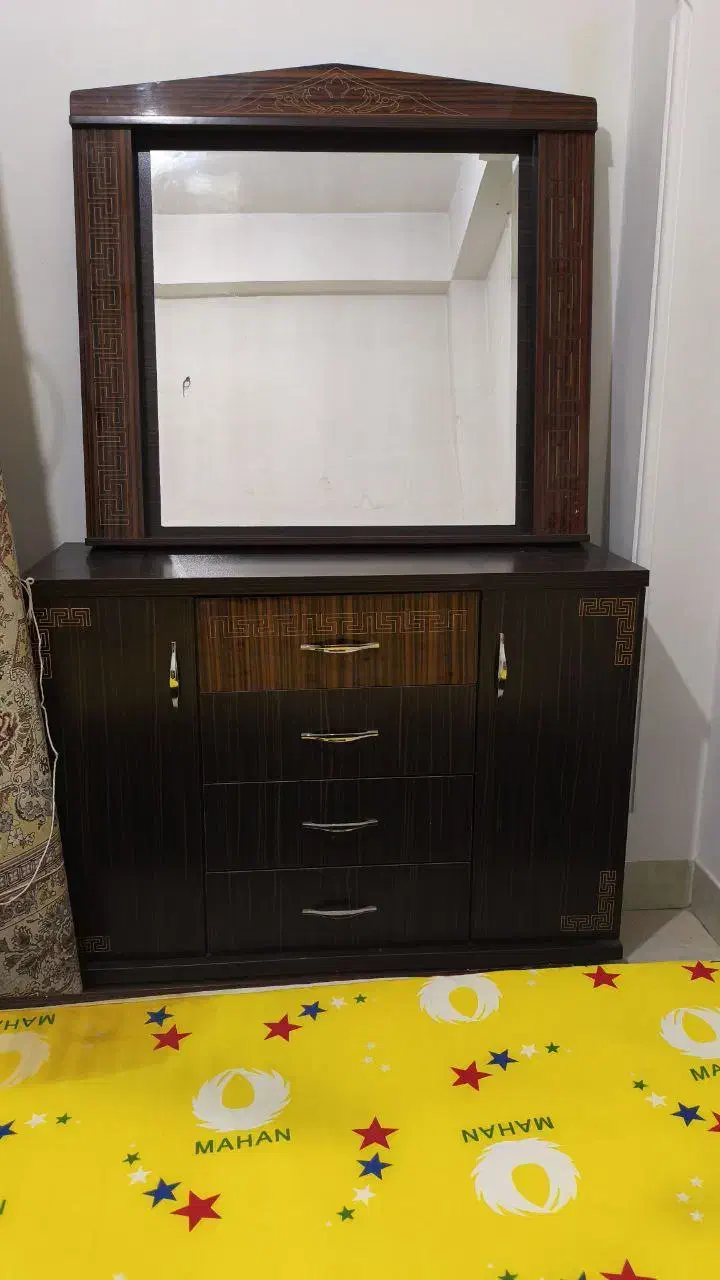 آینه و میز درآور چوبی|بوفه، ویترین، کنسول|قائم‌شهر, |دیوار
