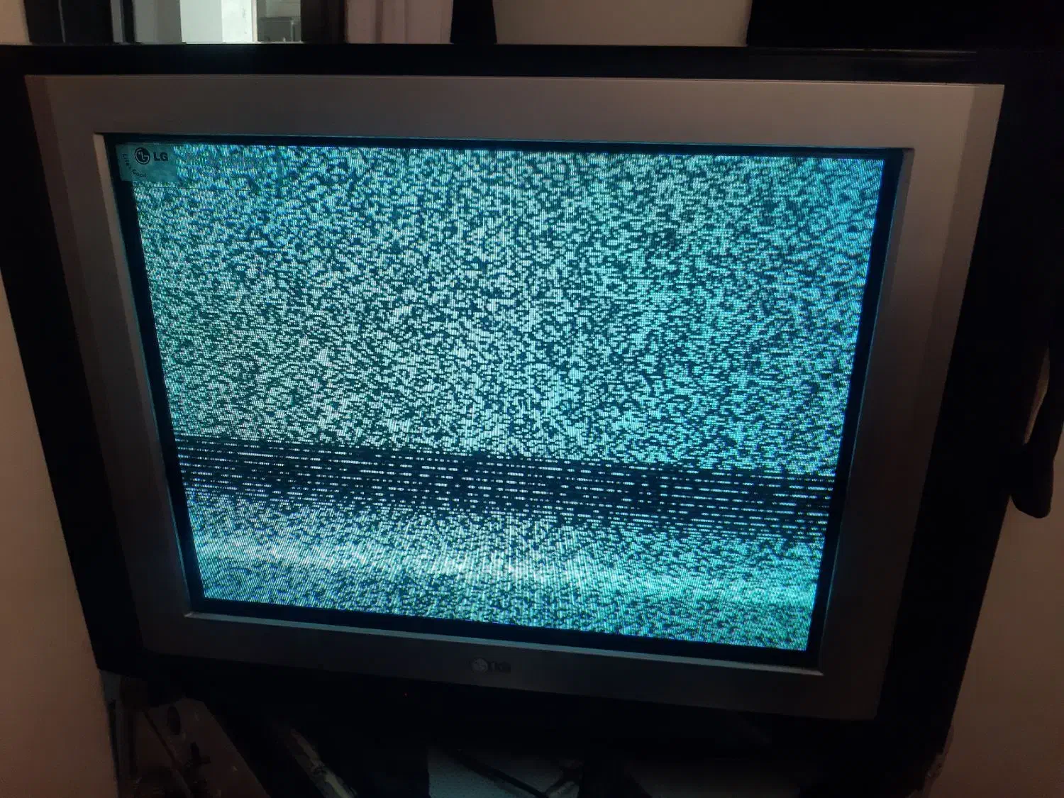 تلوزیون ال جی ۳۲|تلویزیون و پروژکتور|فولادشهر, مسکن مهر فولادشهر|دیوار