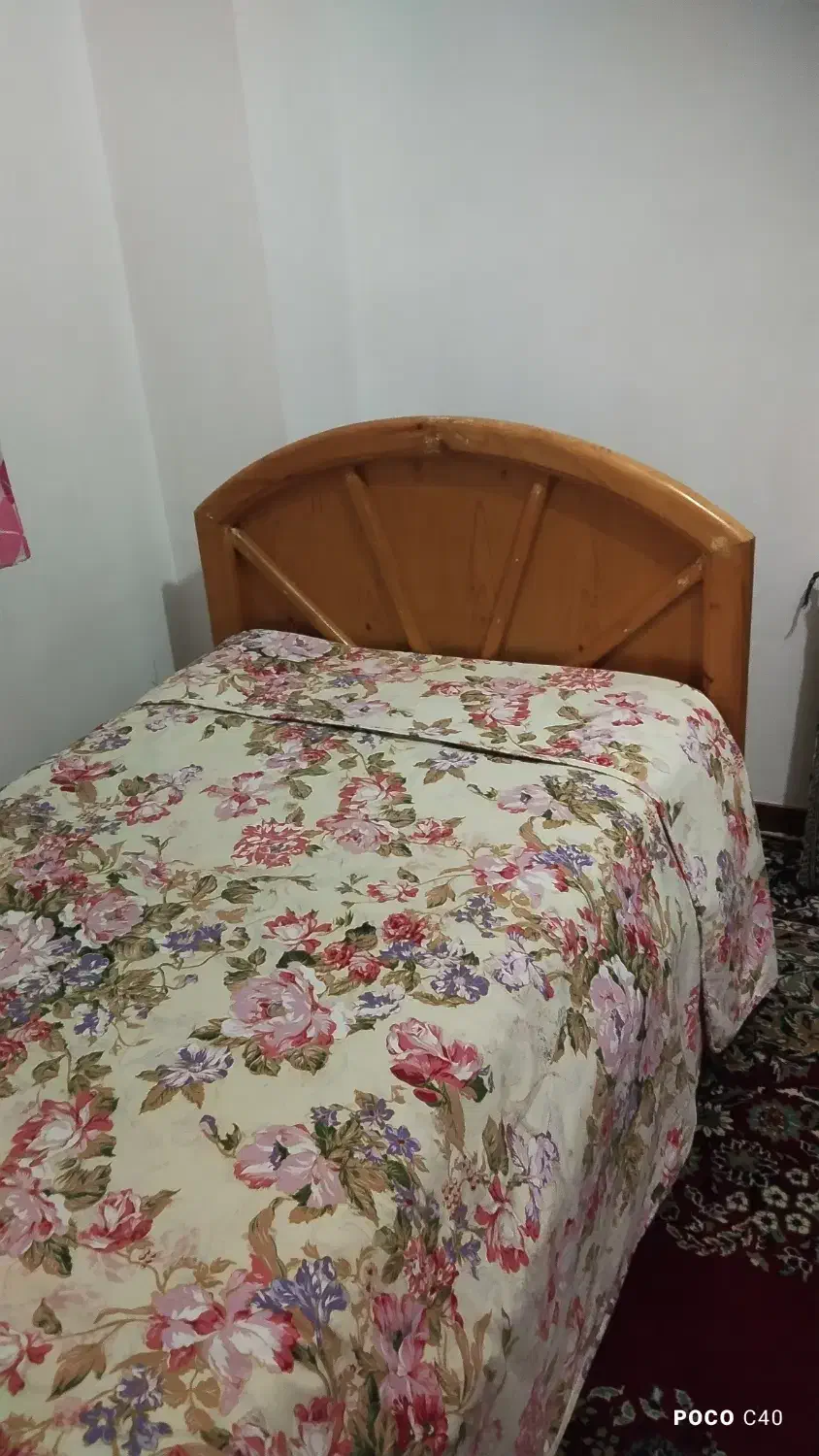 تخت یکنفره همراه دو عدد تشک دست دوز|تخت و سرویس خواب|گرگان, |دیوار