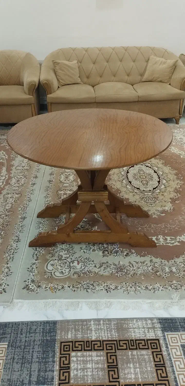 میز چهار نفره|میز و صندلی غذاخوری|رشت, پیرکلاچای|دیوار