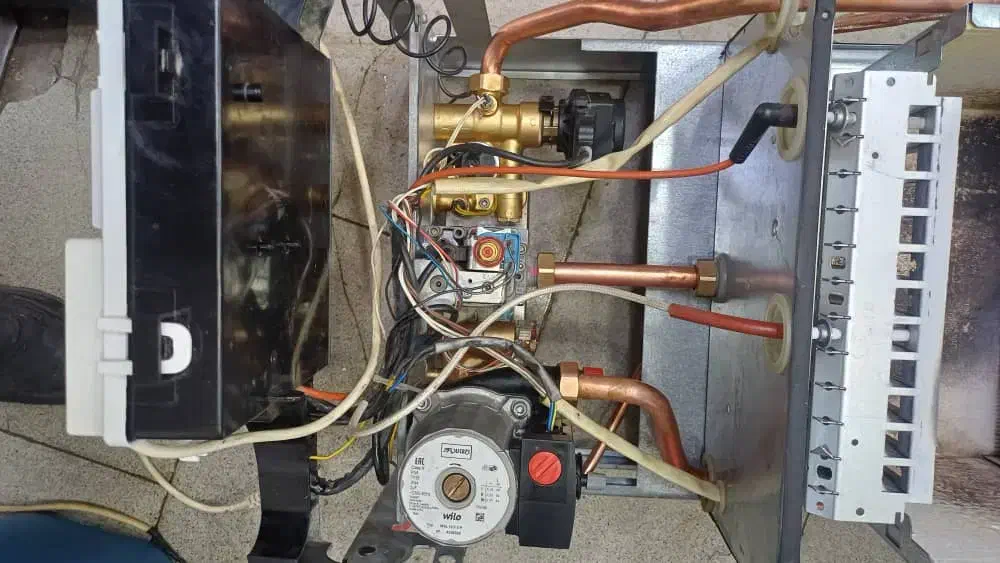 کارآموز جهت تعمیرات پکیج|استخدام صنعتی، فنی، مهندسی|پرند, فاز ۵|دیوار