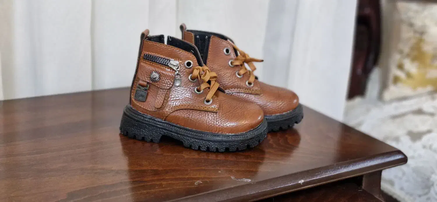 کفش بوت سایز ۲۳|کفش و لباس بچه|مشهد, شاهد (شهرک غرب)|دیوار