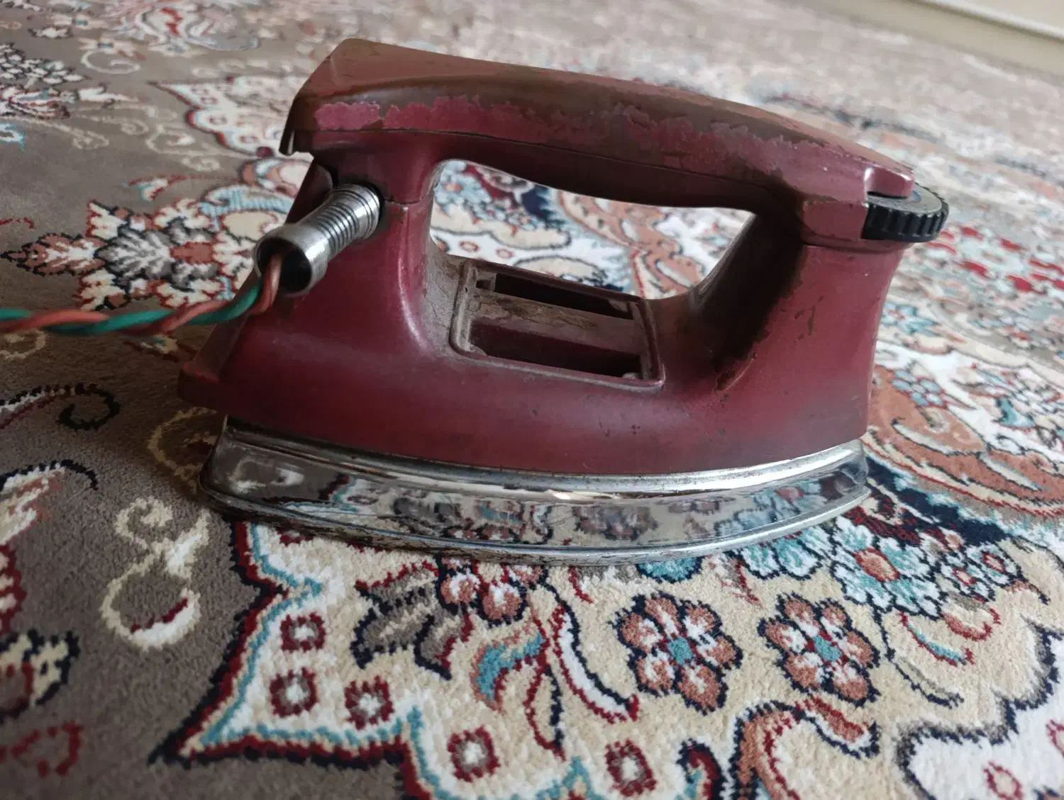 اتو قدیمی|اتو و لوازم اتو|بروجرد, |دیوار