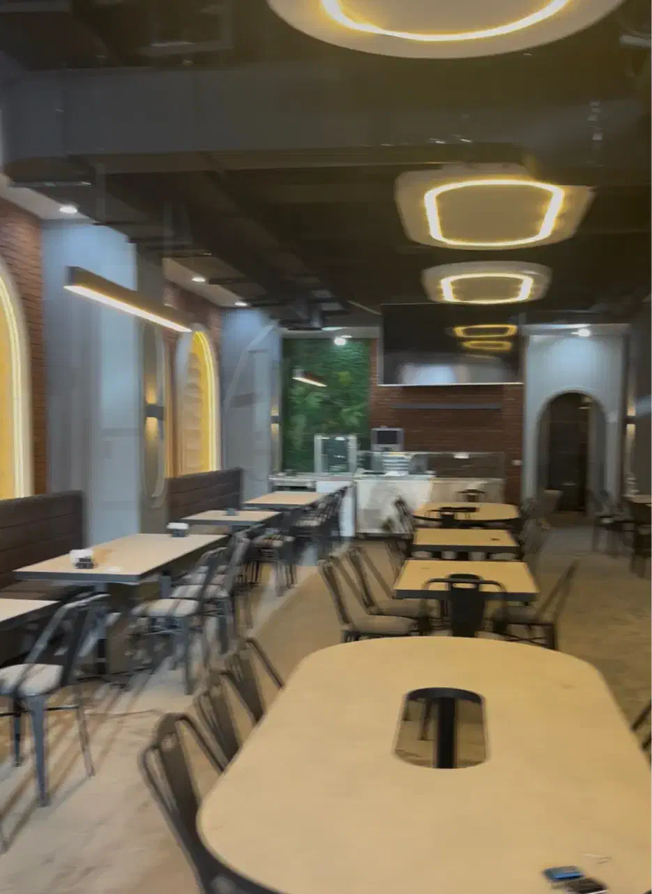 نیازمند آشپز غذای ایرانی و کمک اشپز|استخدام خدمات فروشگاه و رستوران|تهران, گلستان (شهرک راه آهن)|دیوار