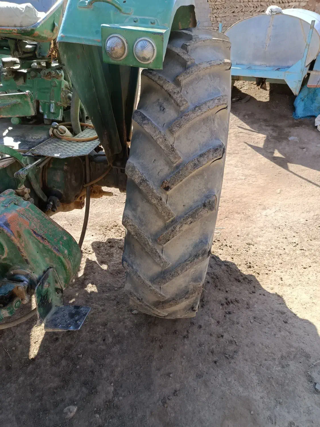 بی عیب وبی مشکی|ماشین‌آلات صنعتی|کرفتو, |دیوار