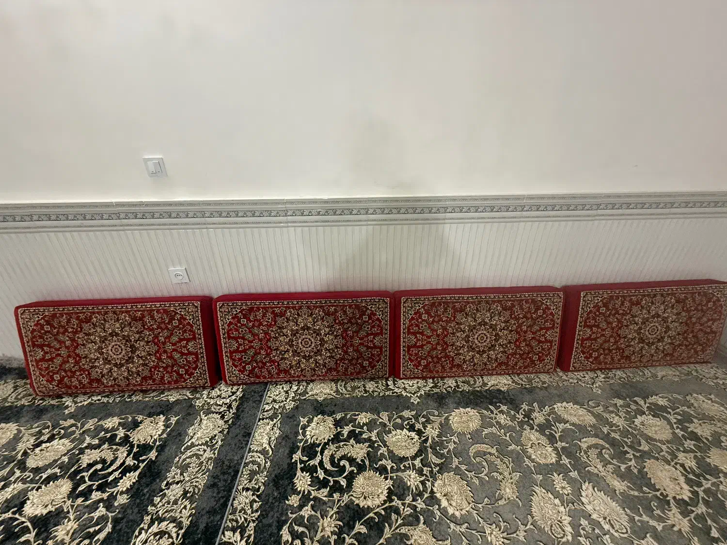 پشتی|پشتی|پیشوا, |دیوار