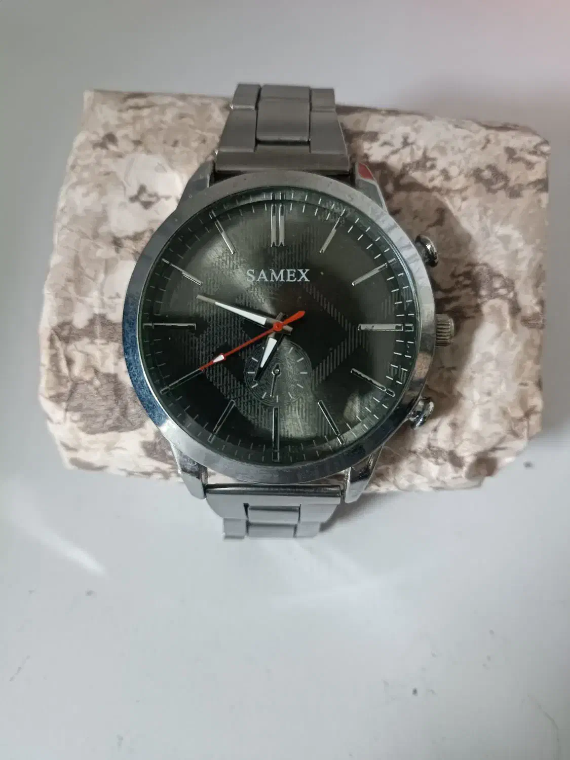 ساعت مچی|ساعت|قم, امامزاده ابراهیم|دیوار