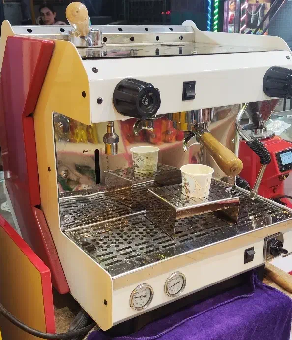 اسپرسو ساز صنعتی. آسیاب|سماور، چای‌ساز، قهوه‌ساز|کرج, چهارصد دستگاه|دیوار