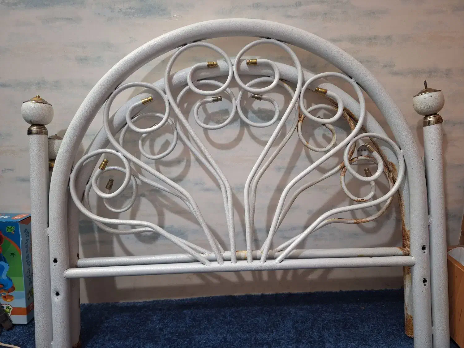 تخت خواب یک نفره فرفوژه فلزی|تخت و سرویس خواب|شیراز, ارم|دیوار