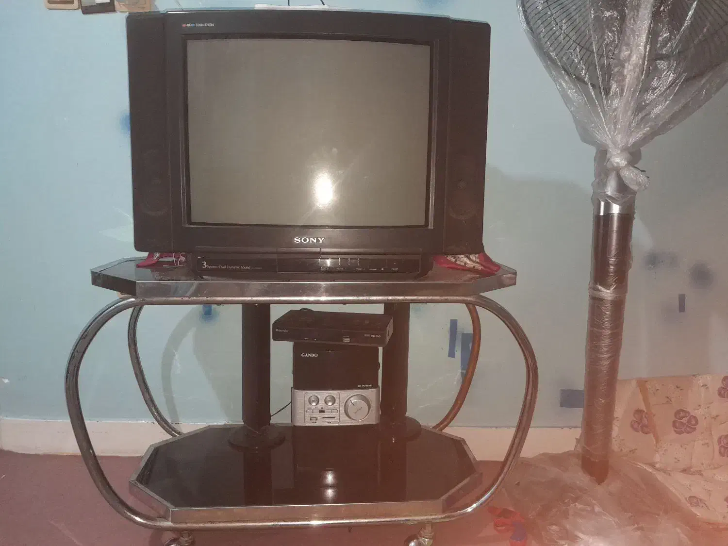 تلویزیون ۲۱اینچ سونی اصل|تلویزیون و پروژکتور|اهواز, باغ شیخ|دیوار