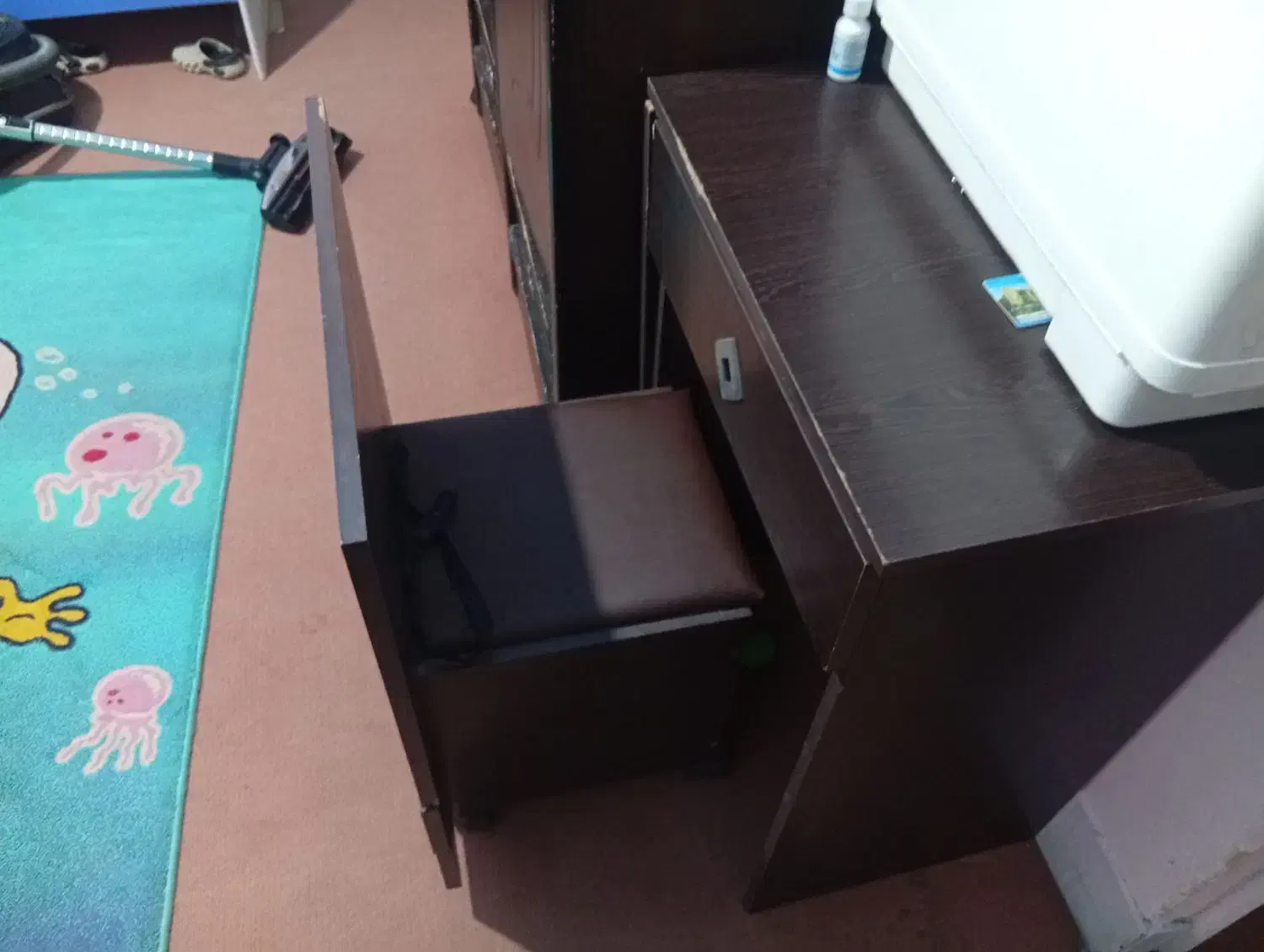 فروش دراور ،کمد لباس ،میز آرایش و میز چرخ خیاطی|مبلمان خانگی و میز عسلی|برخوار, |دیوار