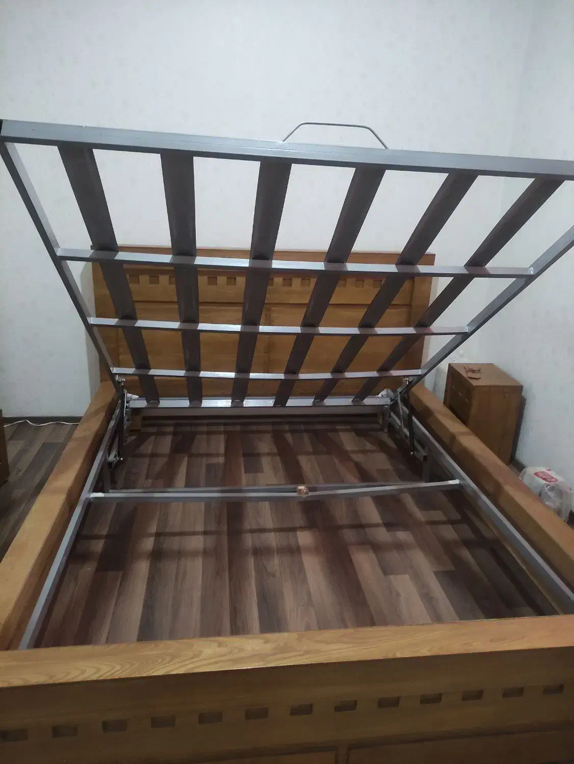 باکس فلزی تخت جک دار|تخت و سرویس خواب|پرند, فاز ۵|دیوار