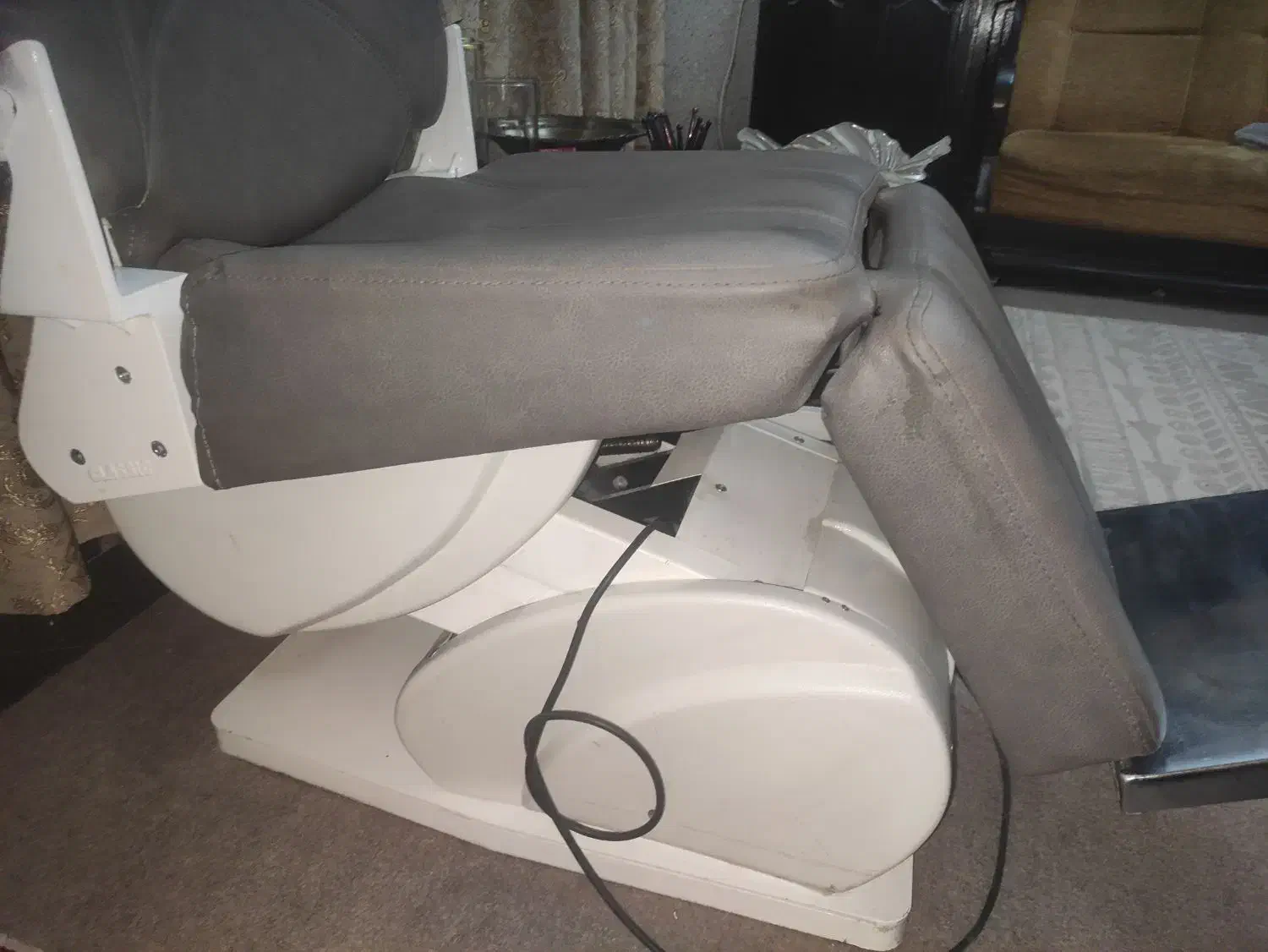 سر شور و صندلی برقی|آرایشگاه و سالنهای زیبایی|تهران, ائمه اطهار|دیوار