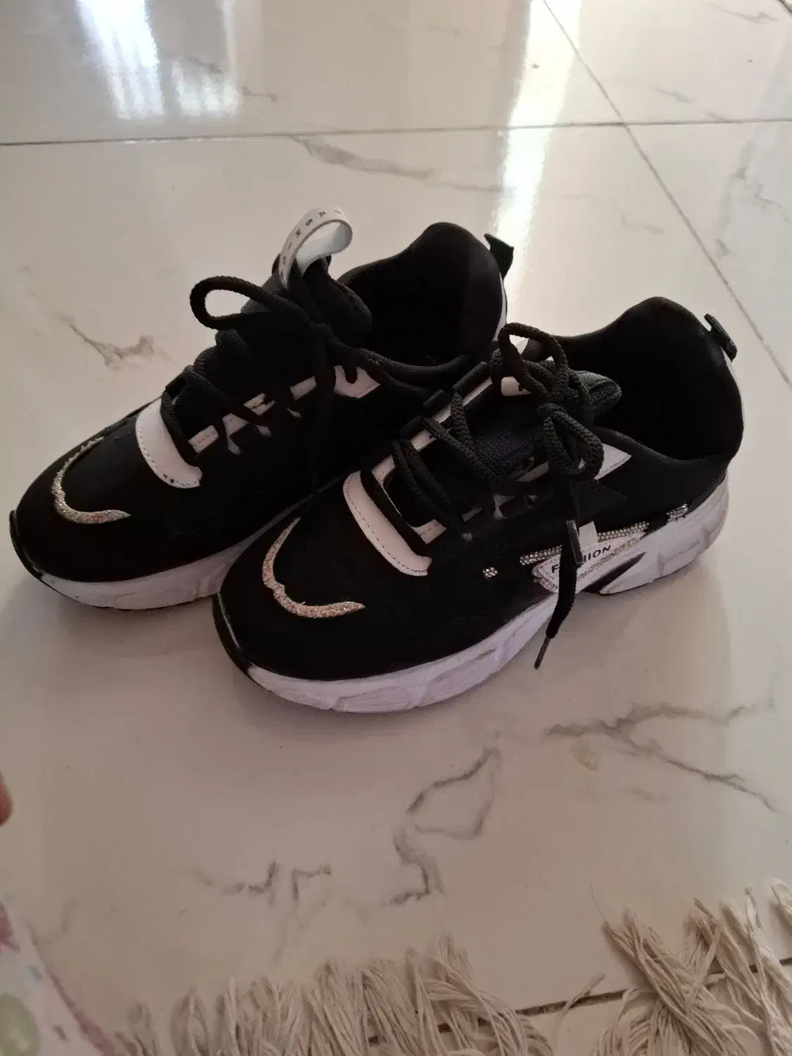 کتونی مشکی لژ دار سایز 39|کیف، کفش، کمربند|تهران, خواجه نظام الملک|دیوار