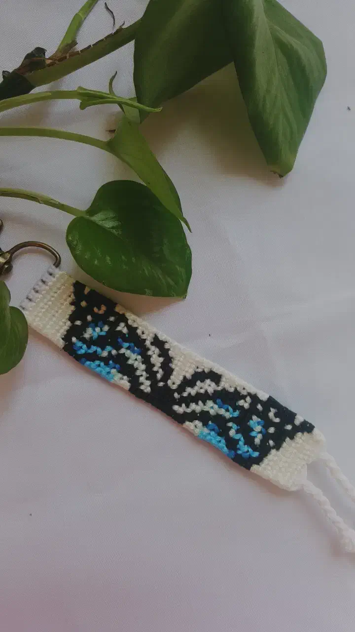 بافت انواع دستبند و بوک‌مارک و سرکلیدی بافت|بدلیجات|اقلید, |دیوار