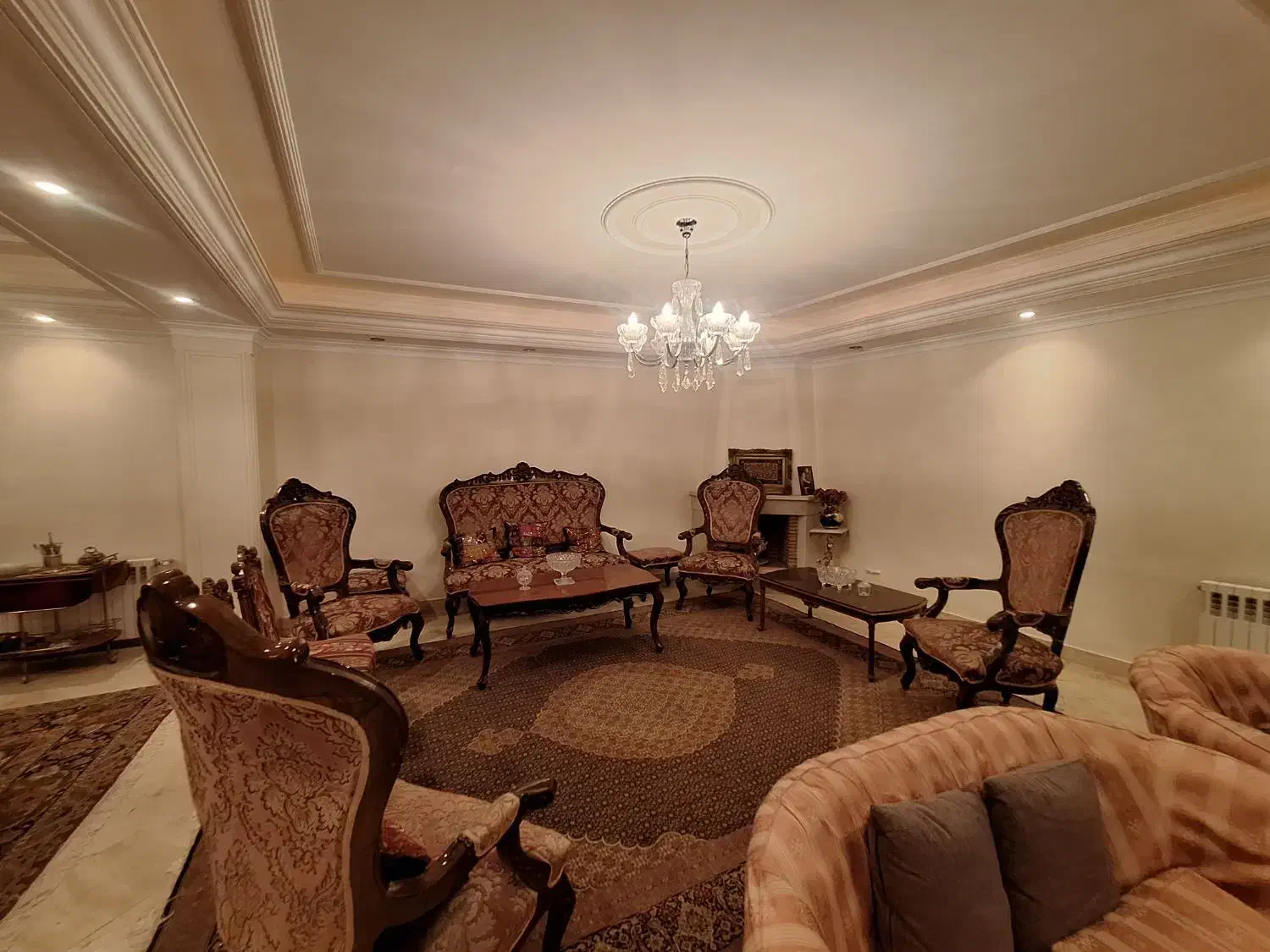 پاسداران ۱۸۰متر ۳خواب لابی شیک