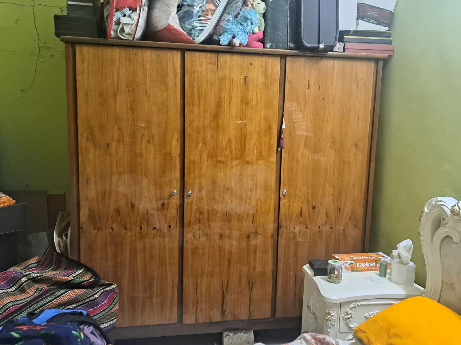 *کمد نو چرخدار چوب گردو ۳ در ۳ بزرگ*|جاکفشی، کمد، دراور|شیراز, ستارخان|دیوار