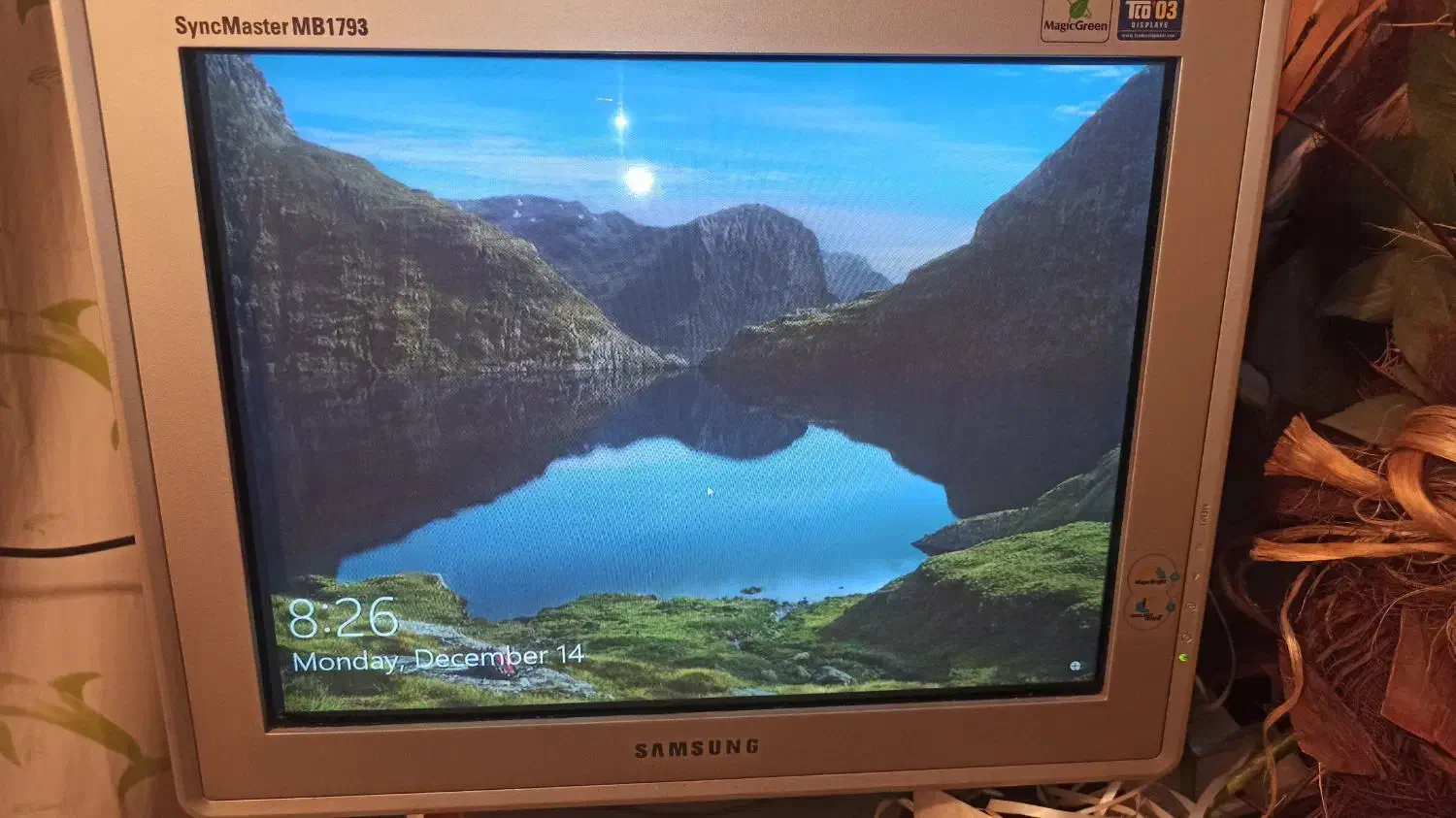 مانیتور مونیتور سامسونگ قدیمی مناسب دوربین|قطعات و لوازم جانبی رایانه|همدان, |دیوار