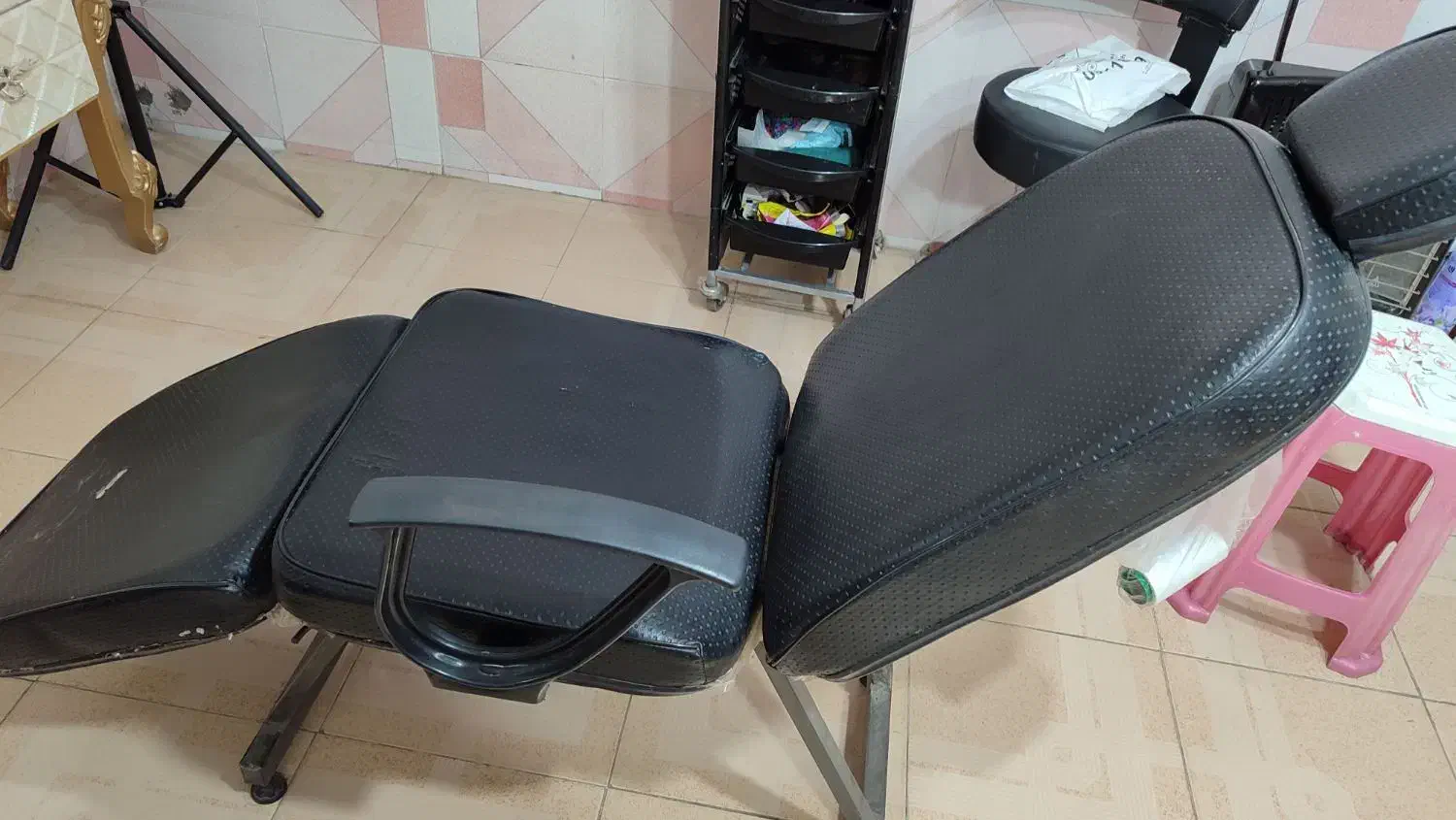 صندلی اصلاح کپ کوتاهی آرایشگاه درحد|آرایشگاه و سالنهای زیبایی|محمدشهر, شهرک چمران|دیوار