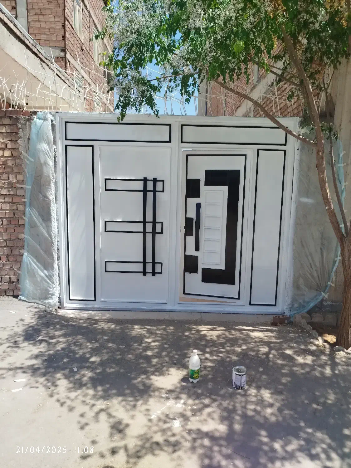 رنگ آمیزی ساختمان و درب و پنجره|خدمات پیشه و مهارت|کرمان, |دیوار