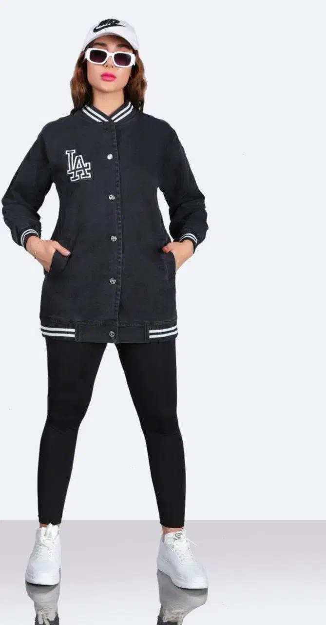 کت لی اسپرت|لباس|رباط‌کریم, رباط‌کریم|دیوار