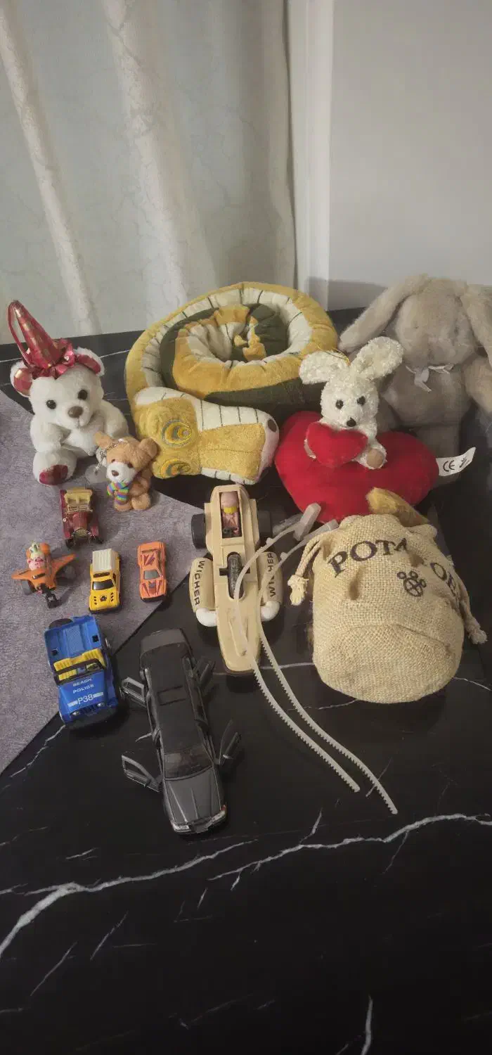 عروسک تدی بزرگ با تعدادی عروسک و ماشین همه باهم|اسباب‌‌بازی|تهران, پونک|دیوار