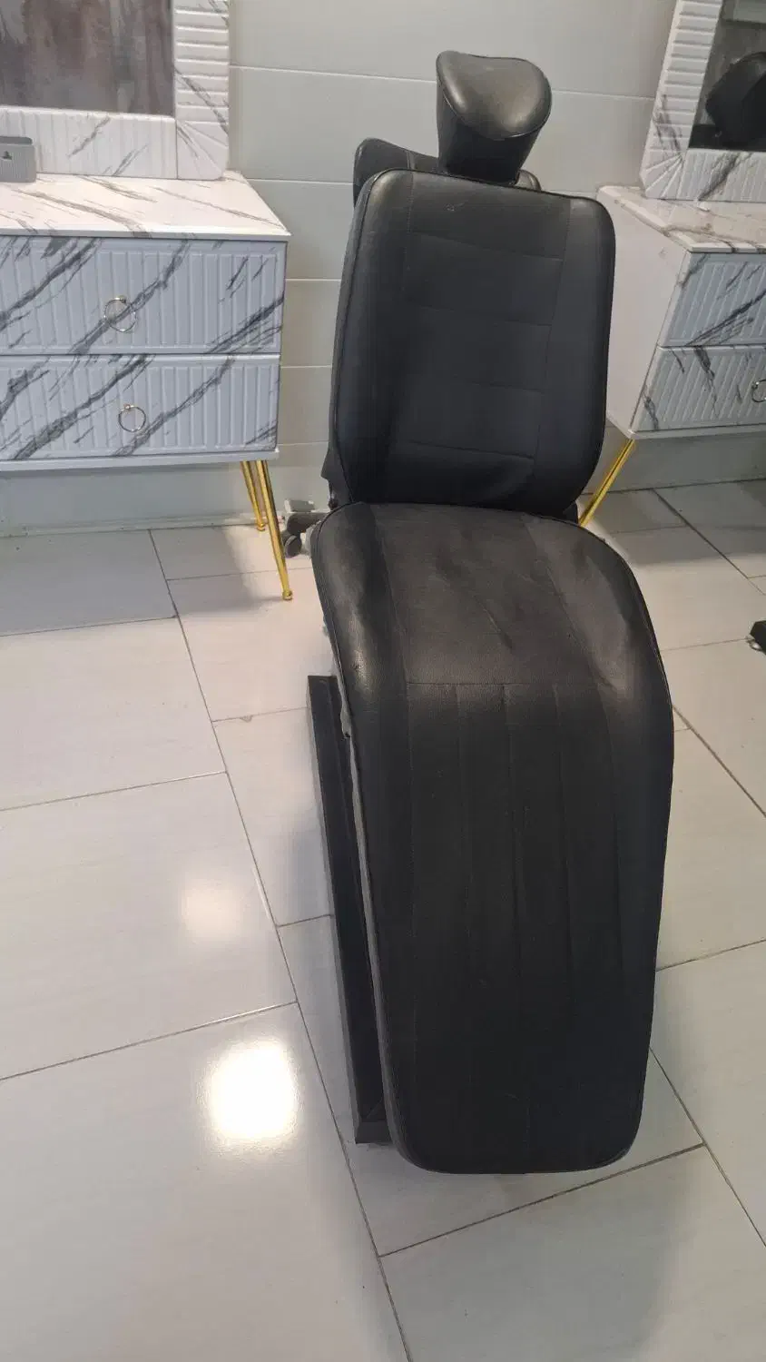 یسری وسایل سالن ب علت کمبود جافروخته میشه|آرایشگاه و سالنهای زیبایی|بهار, |دیوار