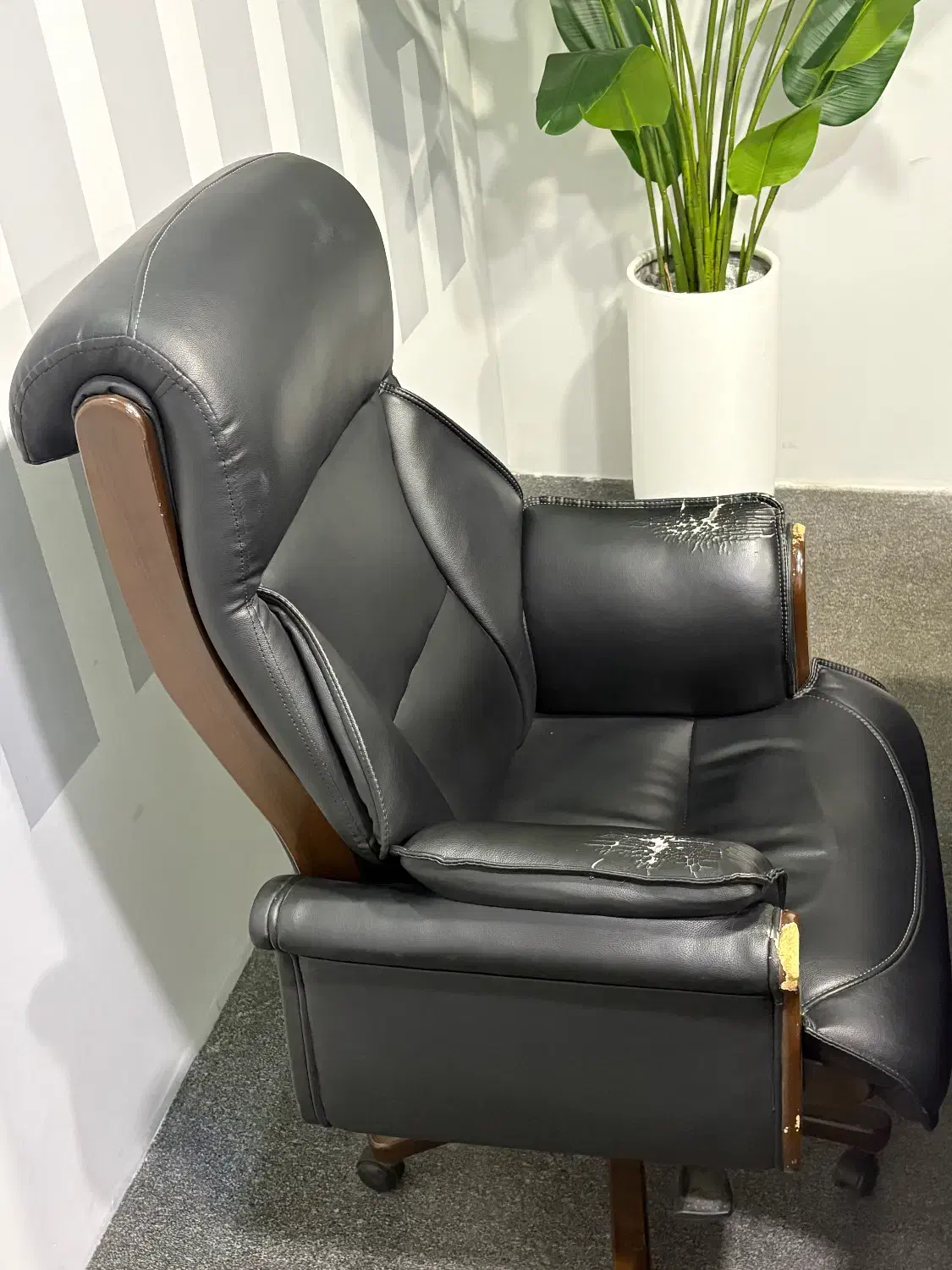 صندلی مدیریتی|مبلمان اداری|رشت, معلم|دیوار