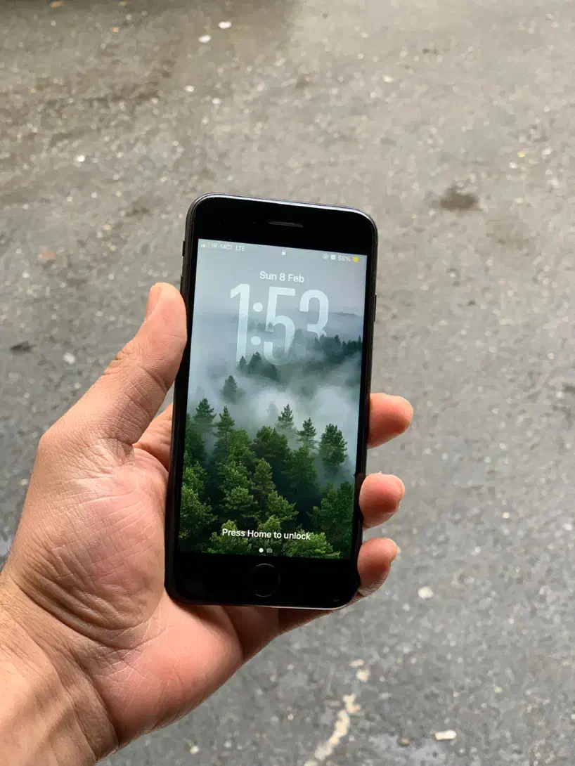 ایفون se 64 گیگ 2020|موبایل|تهران, تختی|دیوار