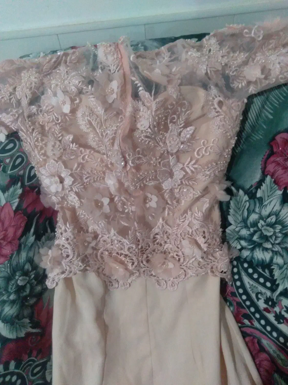 لباس مجلسی بالا تنه سنگ|لباس|خوی, |دیوار